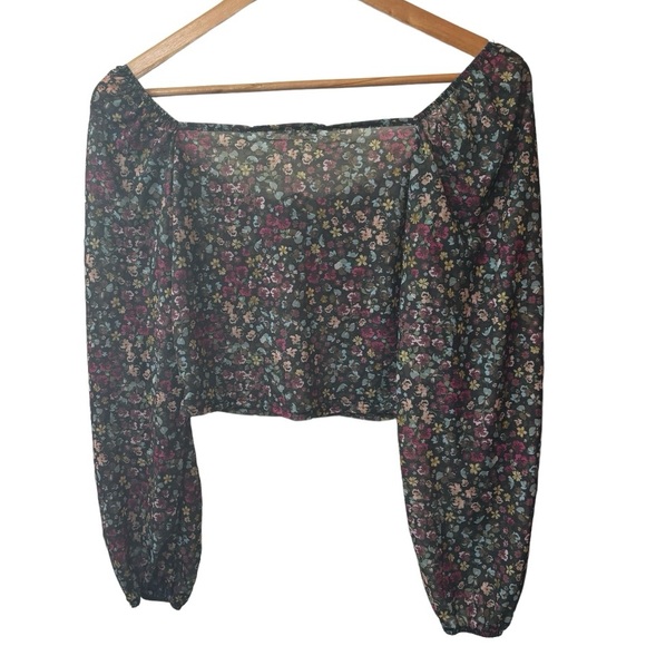 Caution to the Wind Cropped Floral Blouse - Picture 7 of 10